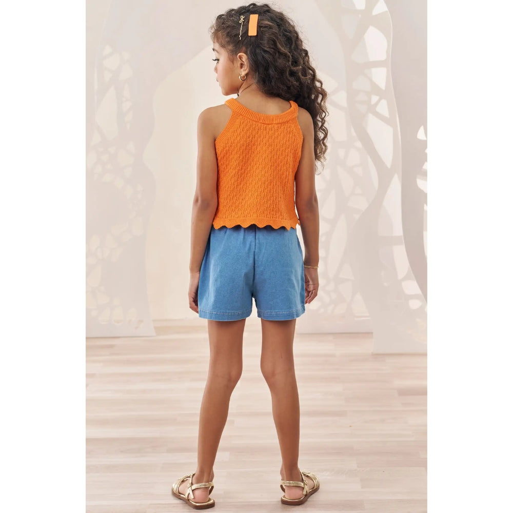 Conjunto de Top Naranja con Shorts de Jean