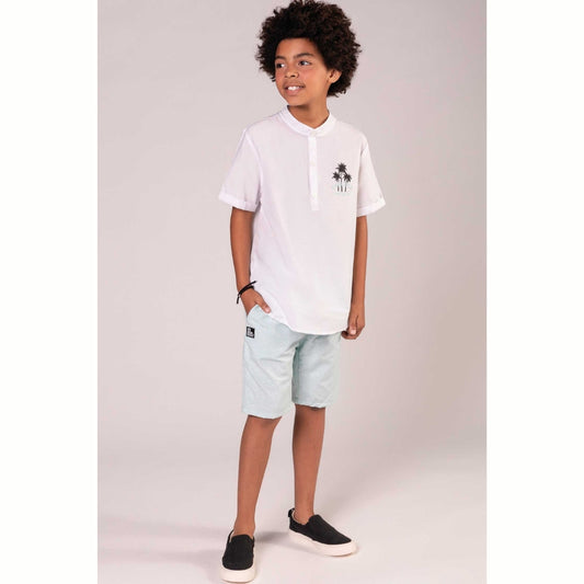 Camisa Manga Corta de Hilo Blanca con Shorts Celeste