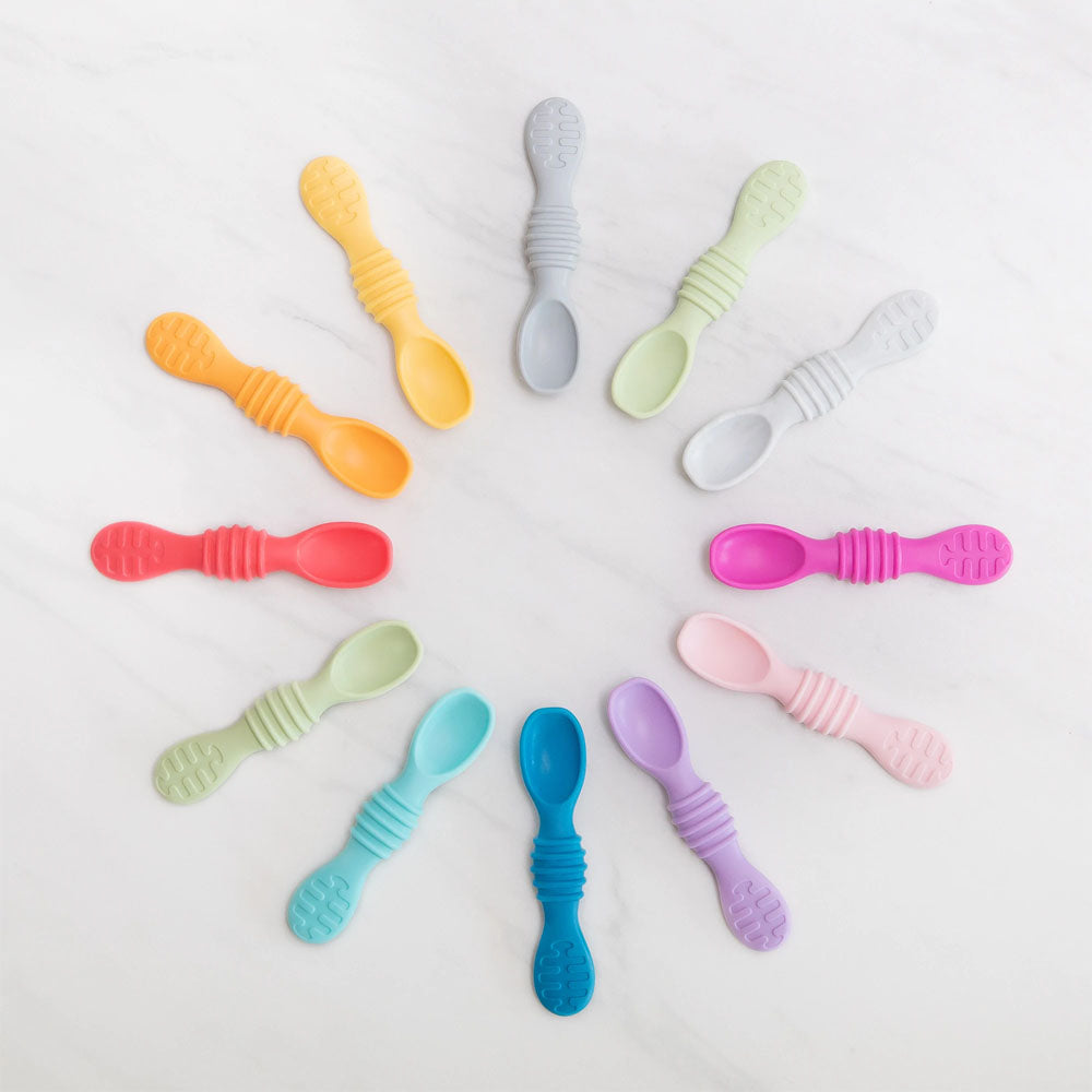 Silikbaby- Cubiertos de Aprendizaje de Silicona para Bebés (3) color  Mostaza - Cucu Club